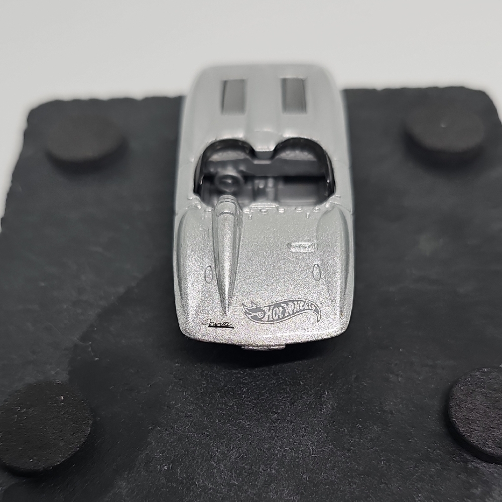Silver Die-Cast Model Car - Picture 4 of 5